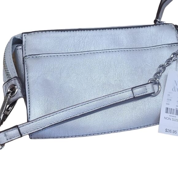 New York & Company Silver Wristlet NEW TAGS - Picture 3 of 7